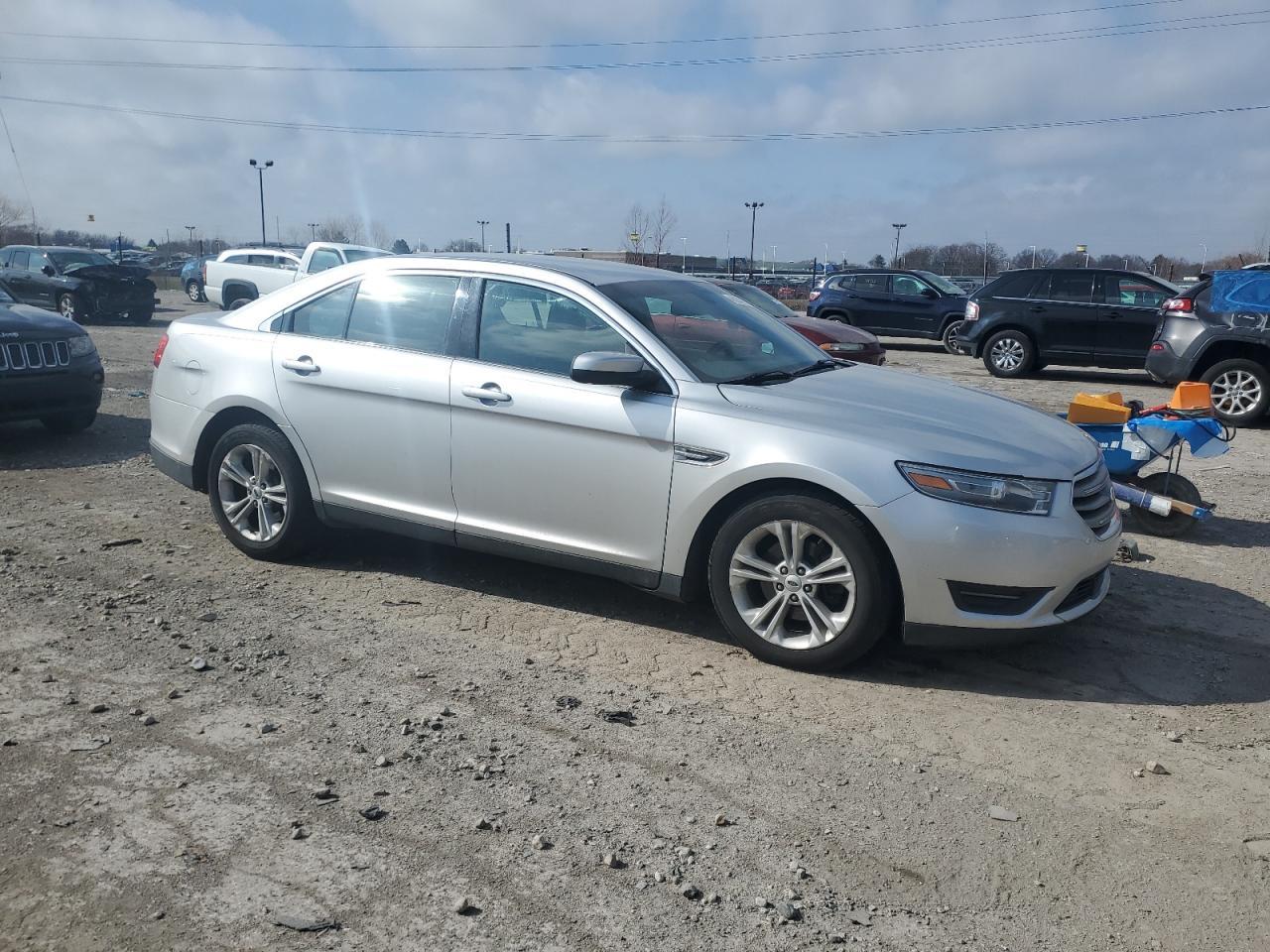 2013 FORD TAURUS SEL - Фото 4