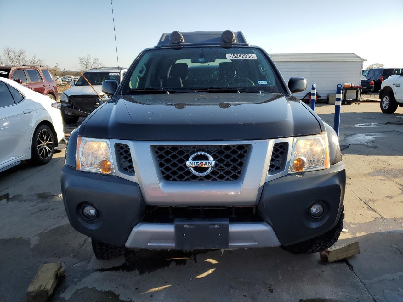 2015 NISSAN XTERRA X - Image 5