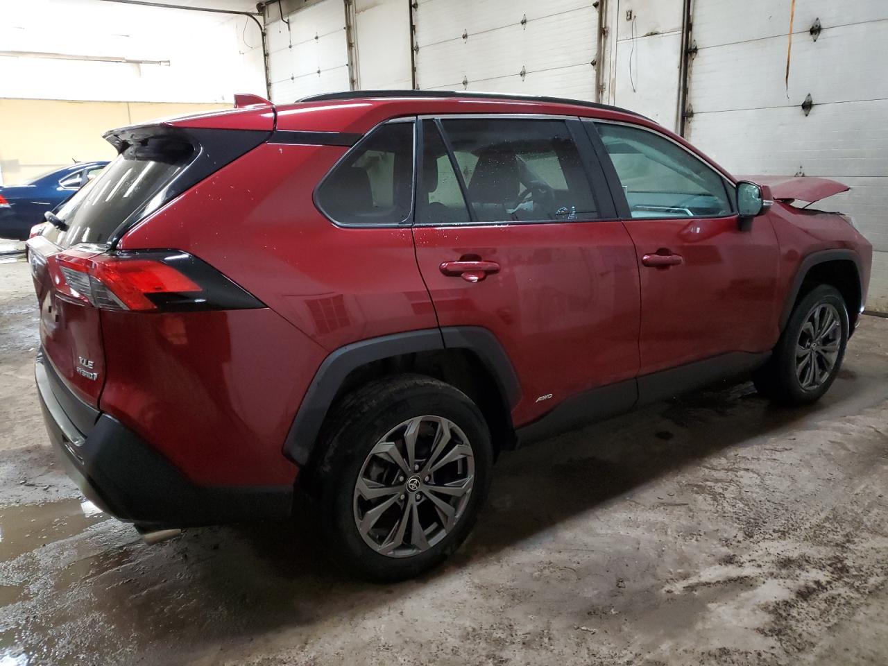 2022 TOYOTA RAV4 XLE P - Image 3