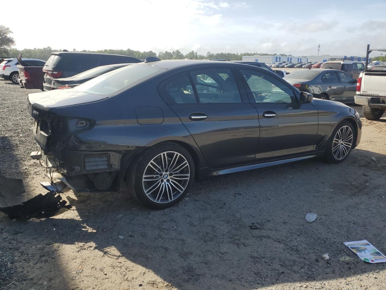 2018 BMW 530 XI - Фото 3