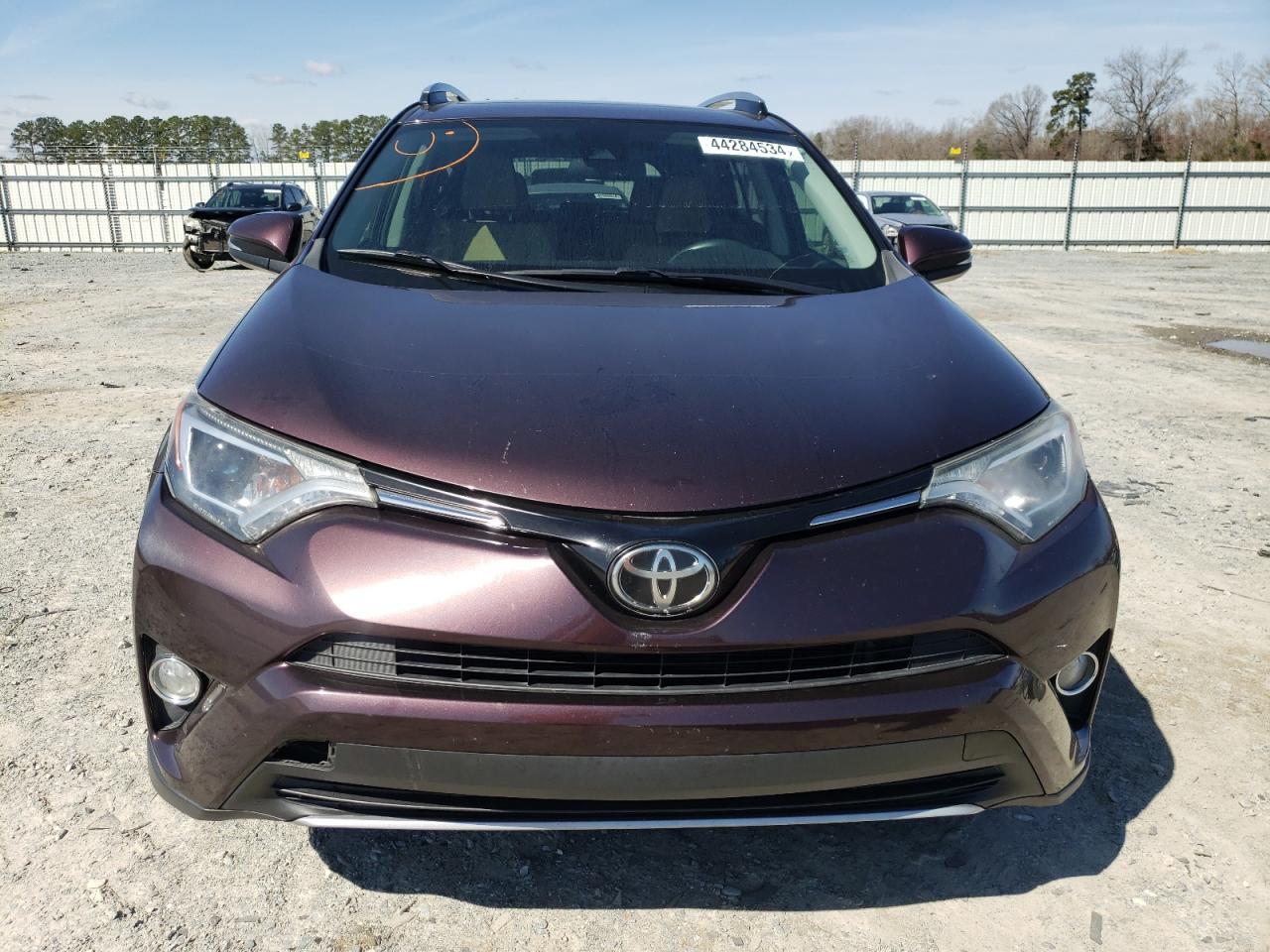 2017 TOYOTA RAV4 XLE - Image 5