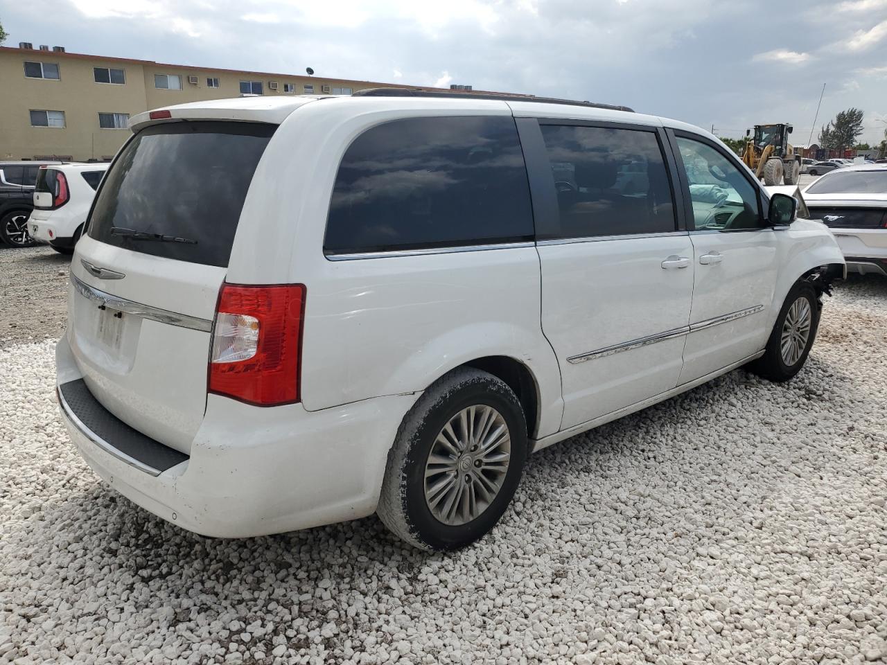 2014 CHRYSLER TOWN & COU - Фото 3