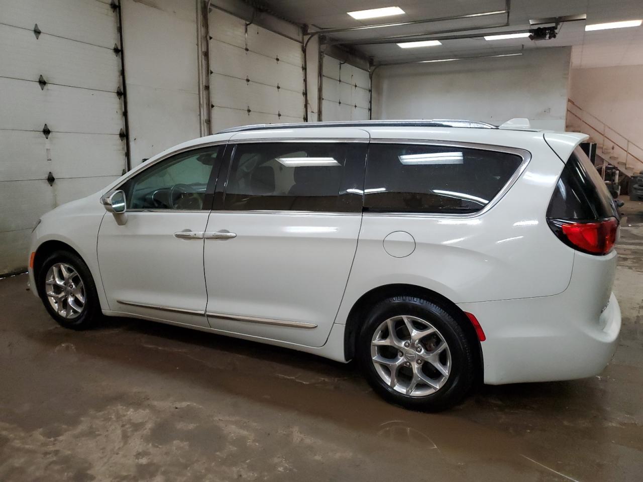 2020 CHRYSLER PACIFICA L - Image 2