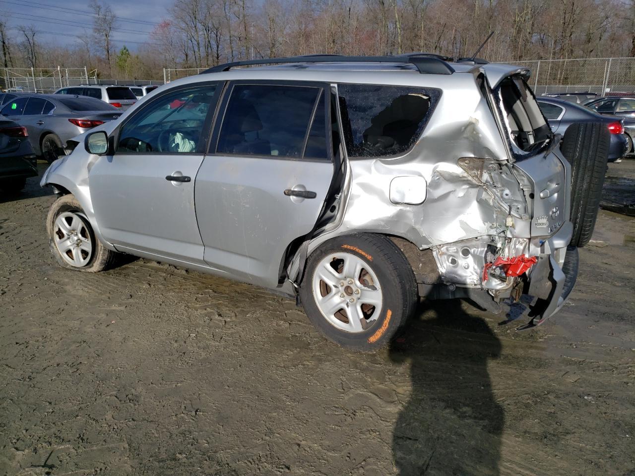 2011 TOYOTA RAV4 - Фото 2