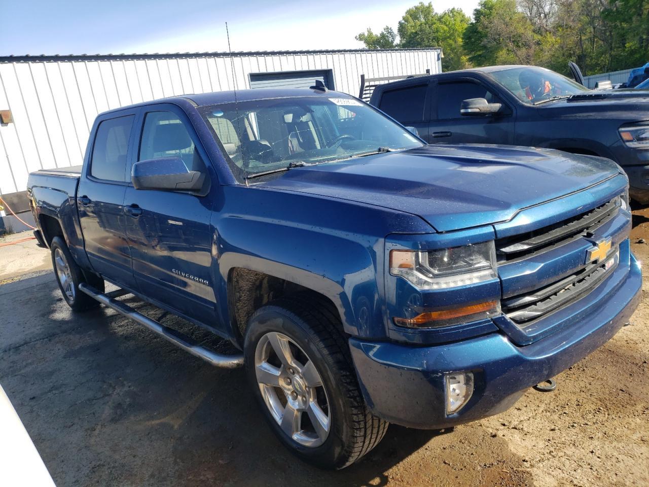 2017 CHEVROLET SILVERADO - Image 4