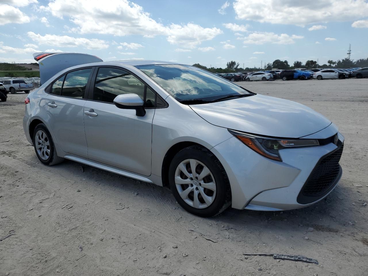 2020 TOYOTA COROLLA LE - Фото 4