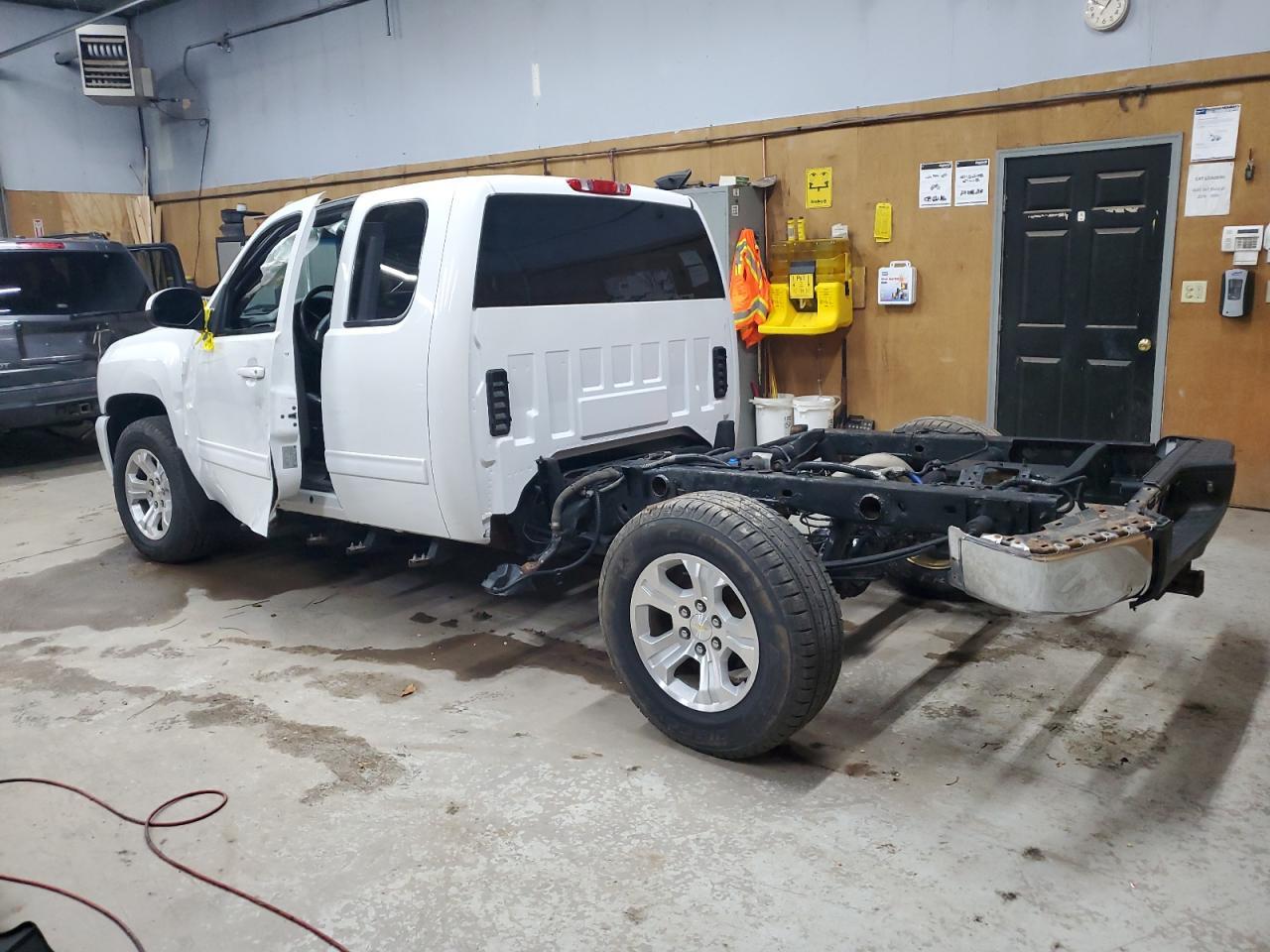 2012 CHEVROLET SILVERADO - Image 2