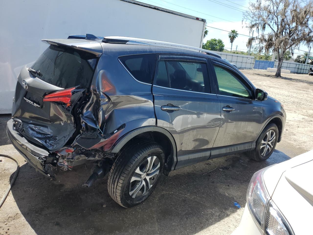 2017 TOYOTA RAV4 LE - Фото 3