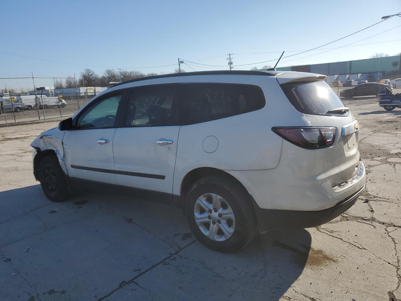 2014 CHEVROLET TRAVERSE L - Image 2