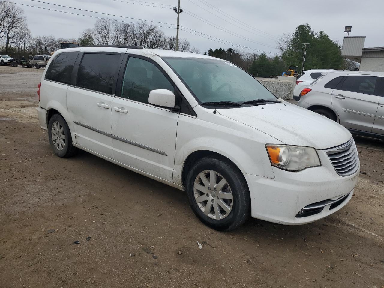 2014 CHRYSLER TOWN & COU - Image 4