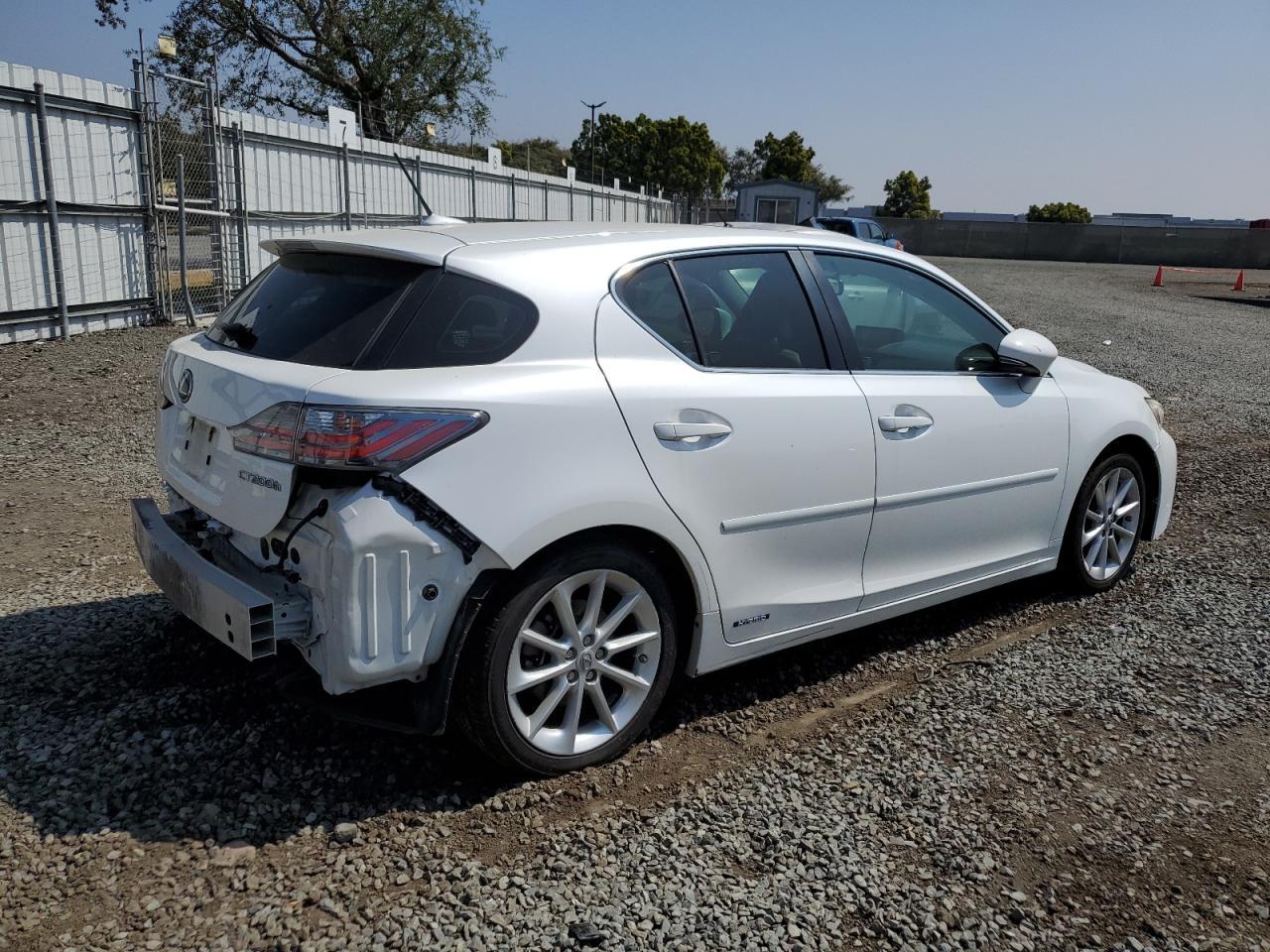 2011 LEXUS CT 200 - Image 3