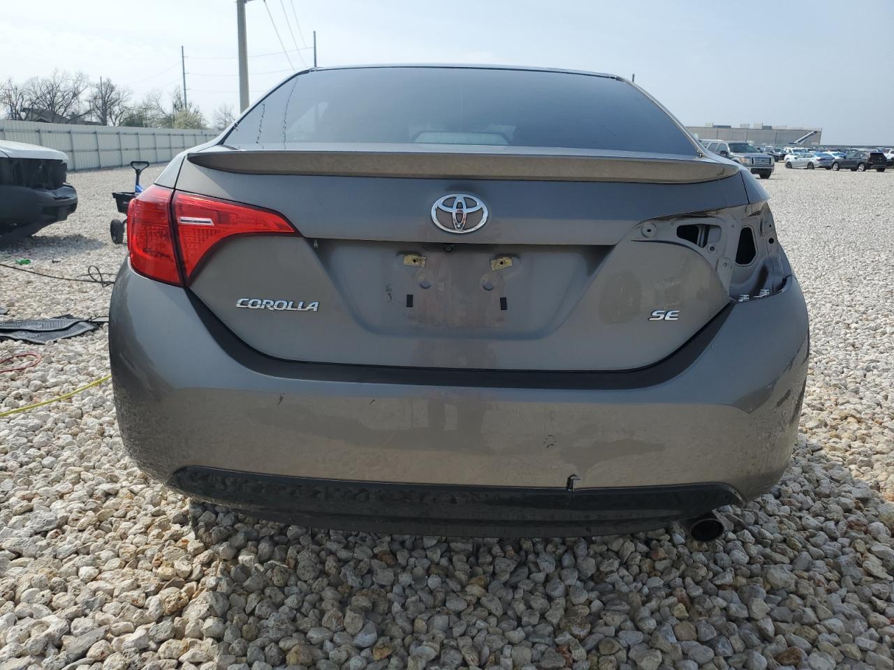 2018 TOYOTA COROLLA L - Image 6