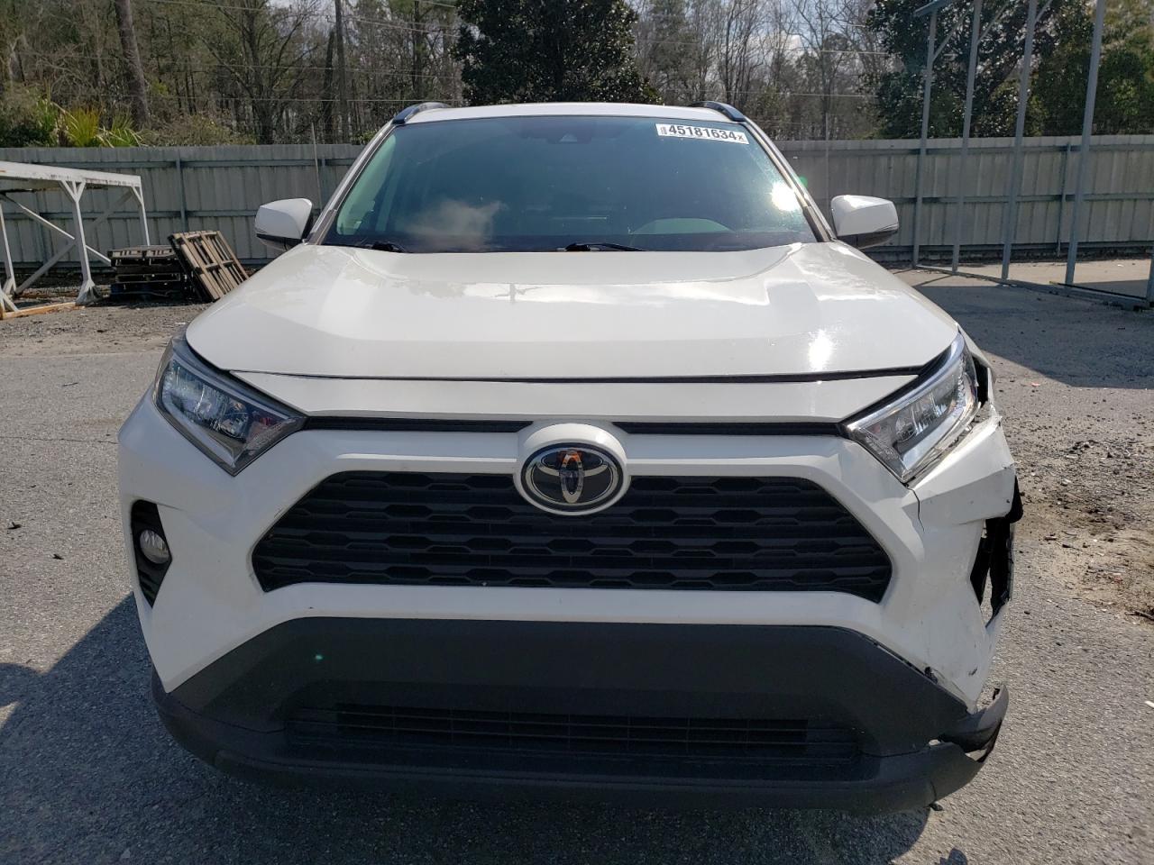 2019 TOYOTA RAV4 XLE P - Фото 5