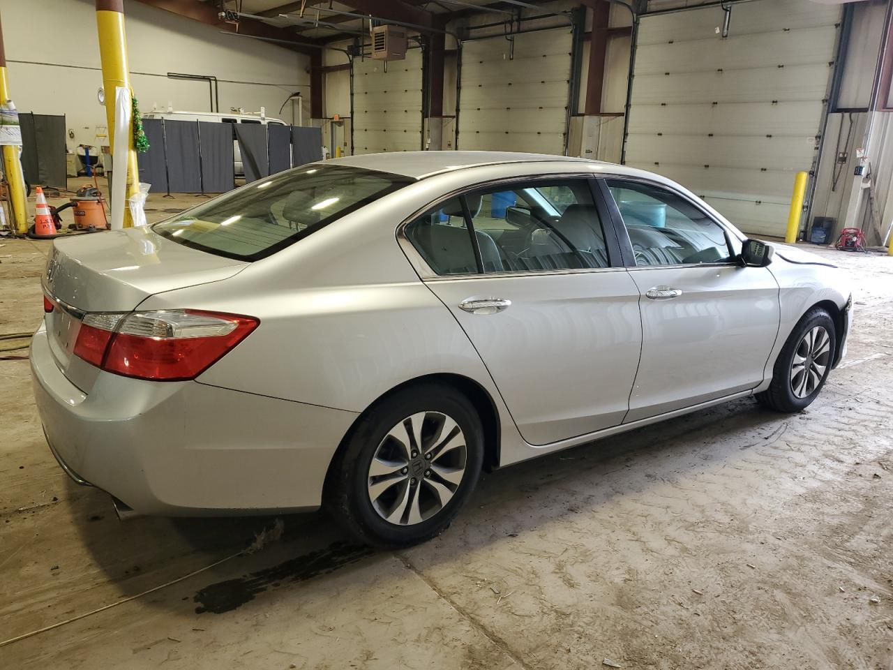 2014 HONDA ACCORD LX - Image 3
