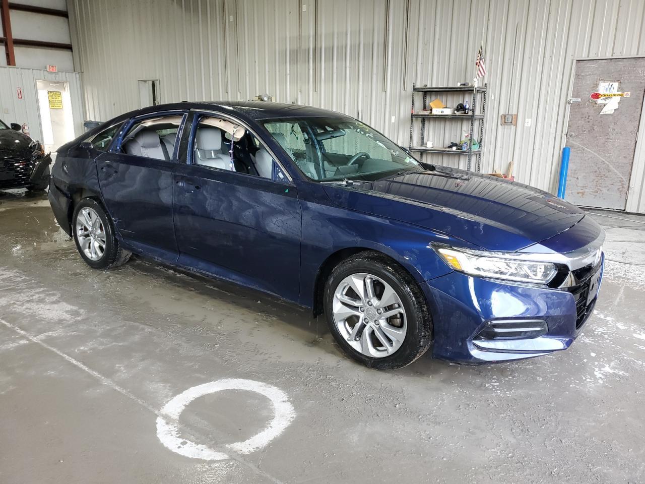 2018 HONDA ACCORD LX - Image 4