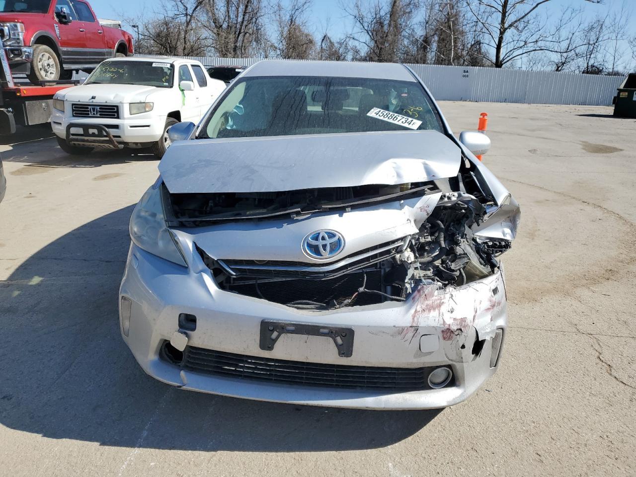 2013 TOYOTA PRIUS V - Фото 5