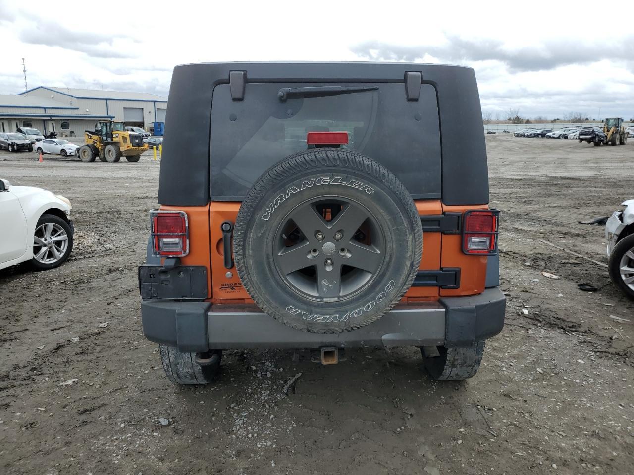 2010 JEEP WRANGLER U - Image 6