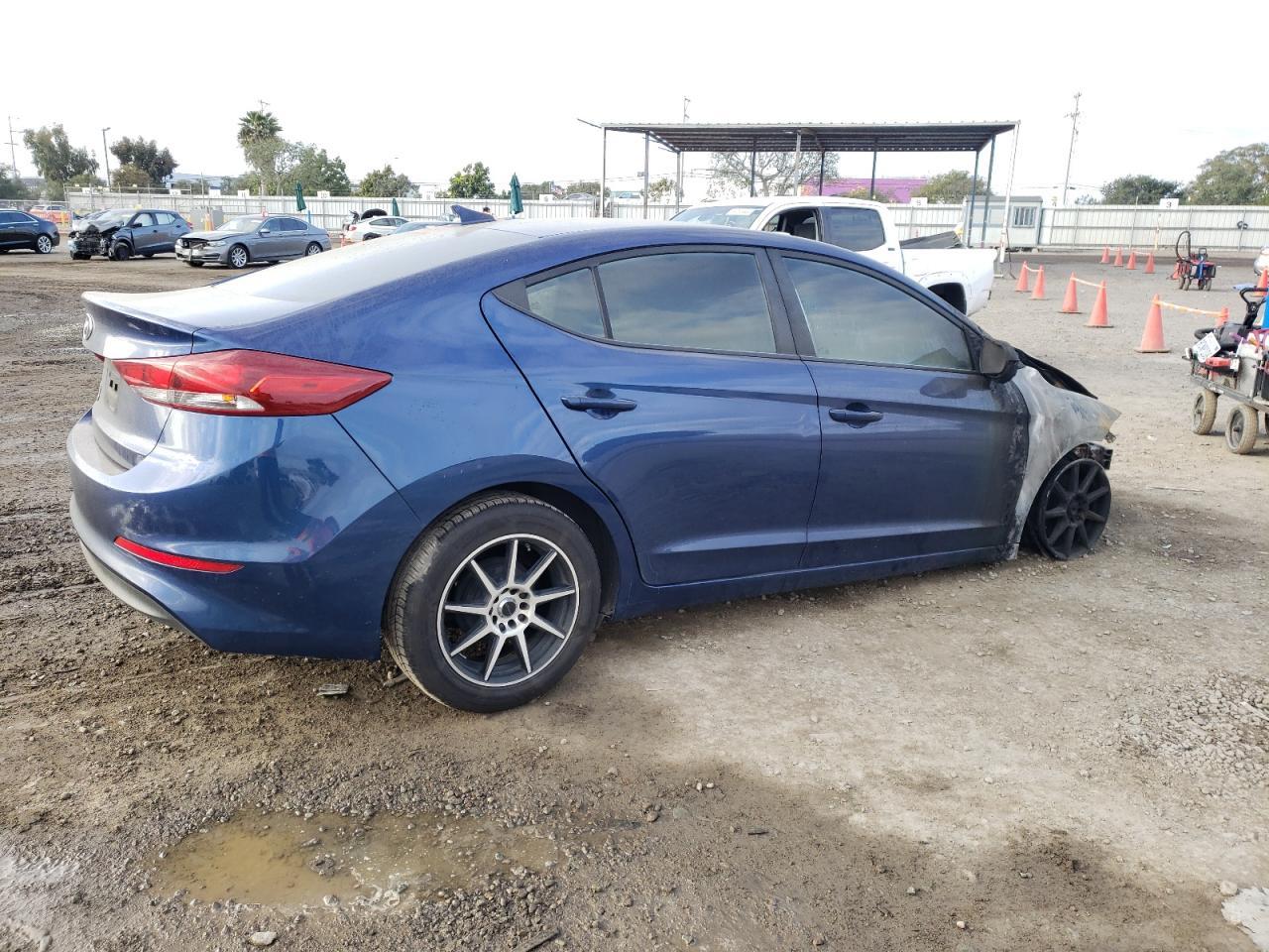 2017 HYUNDAI ELANTRA SE - Фото 3