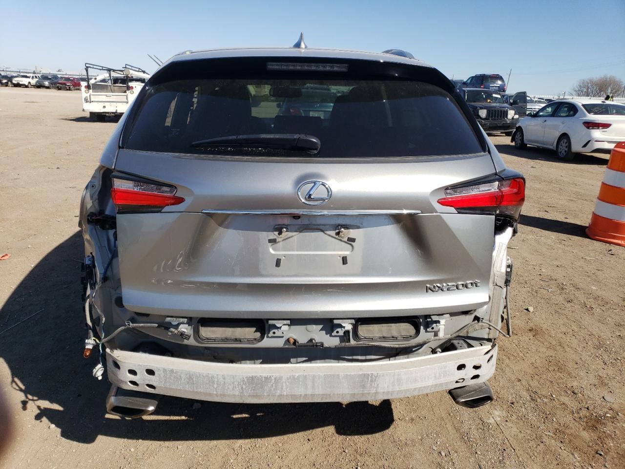 2017 LEXUS NX 200T BA - Фото 6