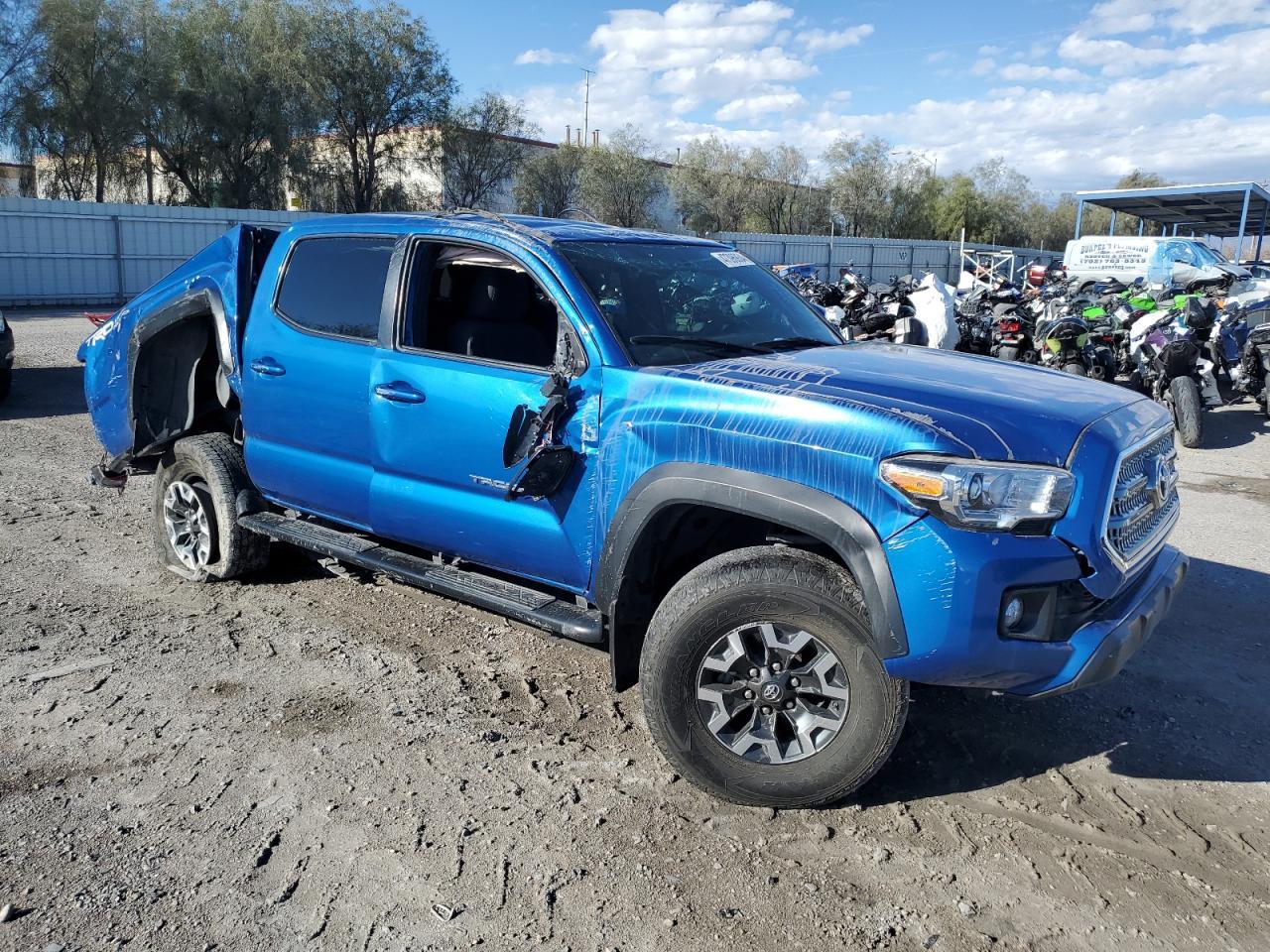 2017 TOYOTA TACOMA DOU - Фото 4