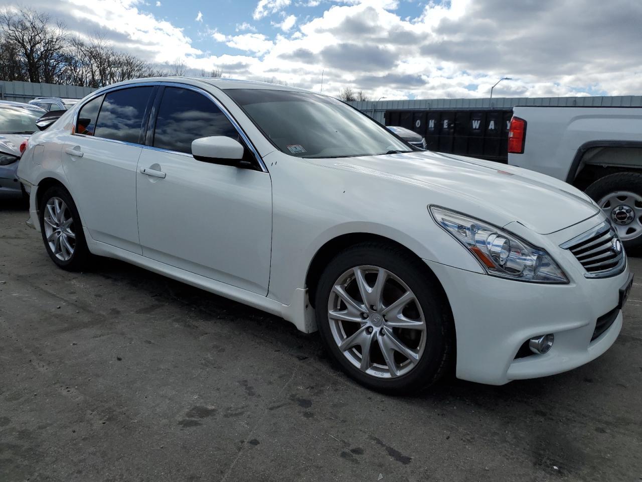 2012 INFINITI G37 - Image 4