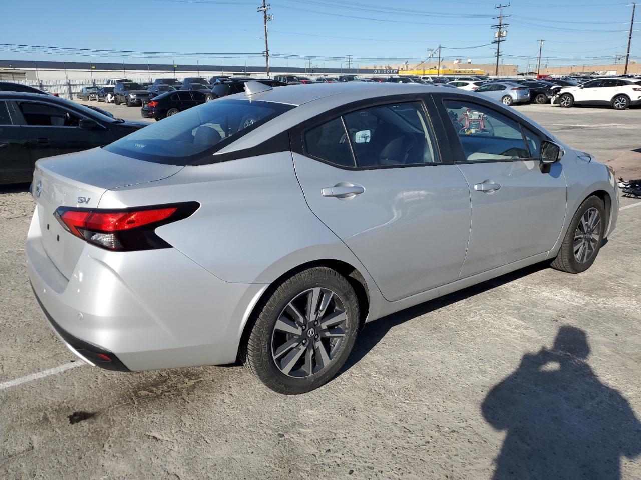 2021 NISSAN VERSA SV - Фото 3