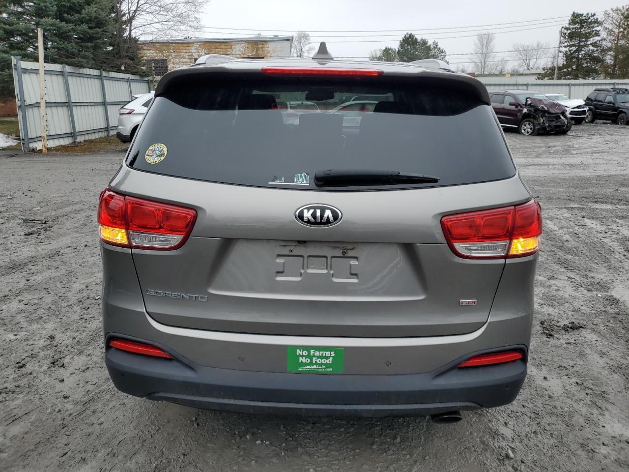 2017 KIA SORENTO LX - Image 6