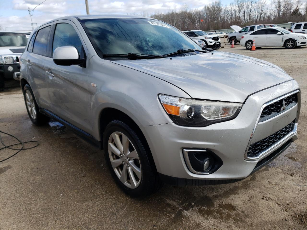 2015 MITSUBISHI OUTLANDER - Image 4