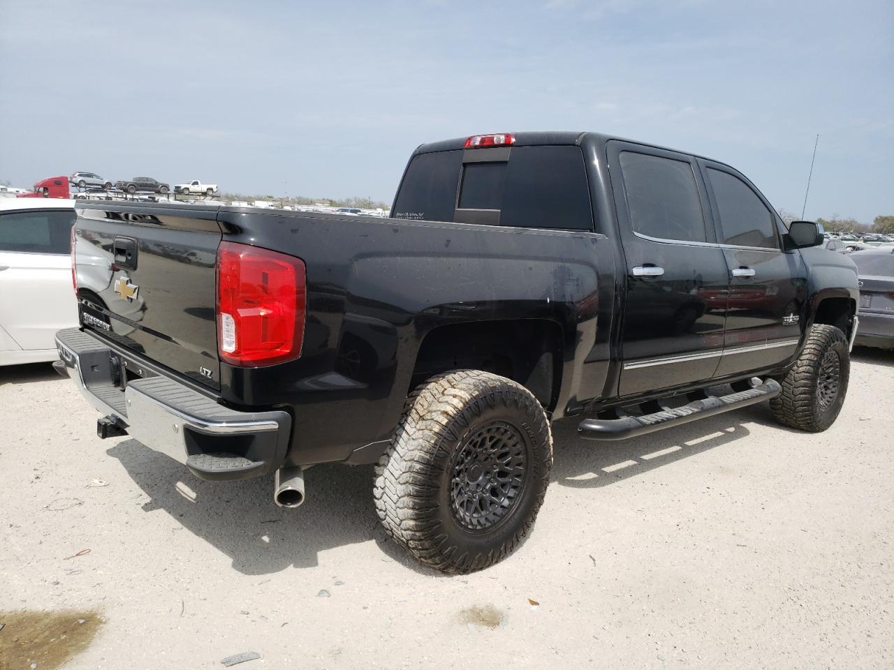 2018 CHEVROLET SILVERADO - Image 3