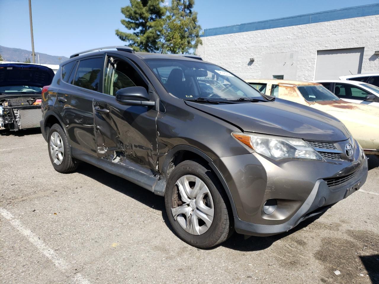 2015 TOYOTA RAV4 LE - Фото 4