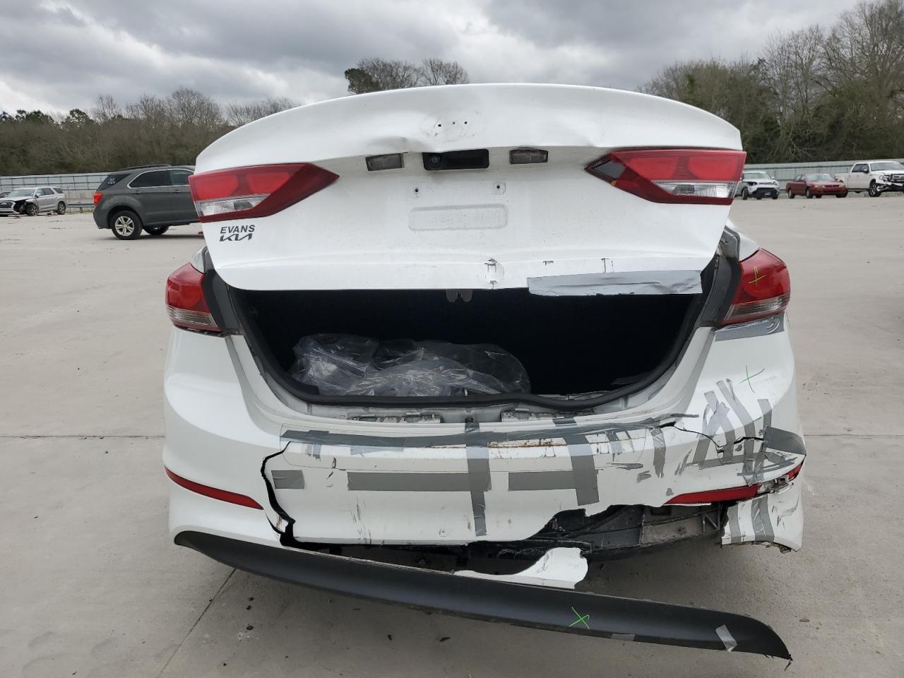 2017 HYUNDAI ELANTRA SE - Image 6