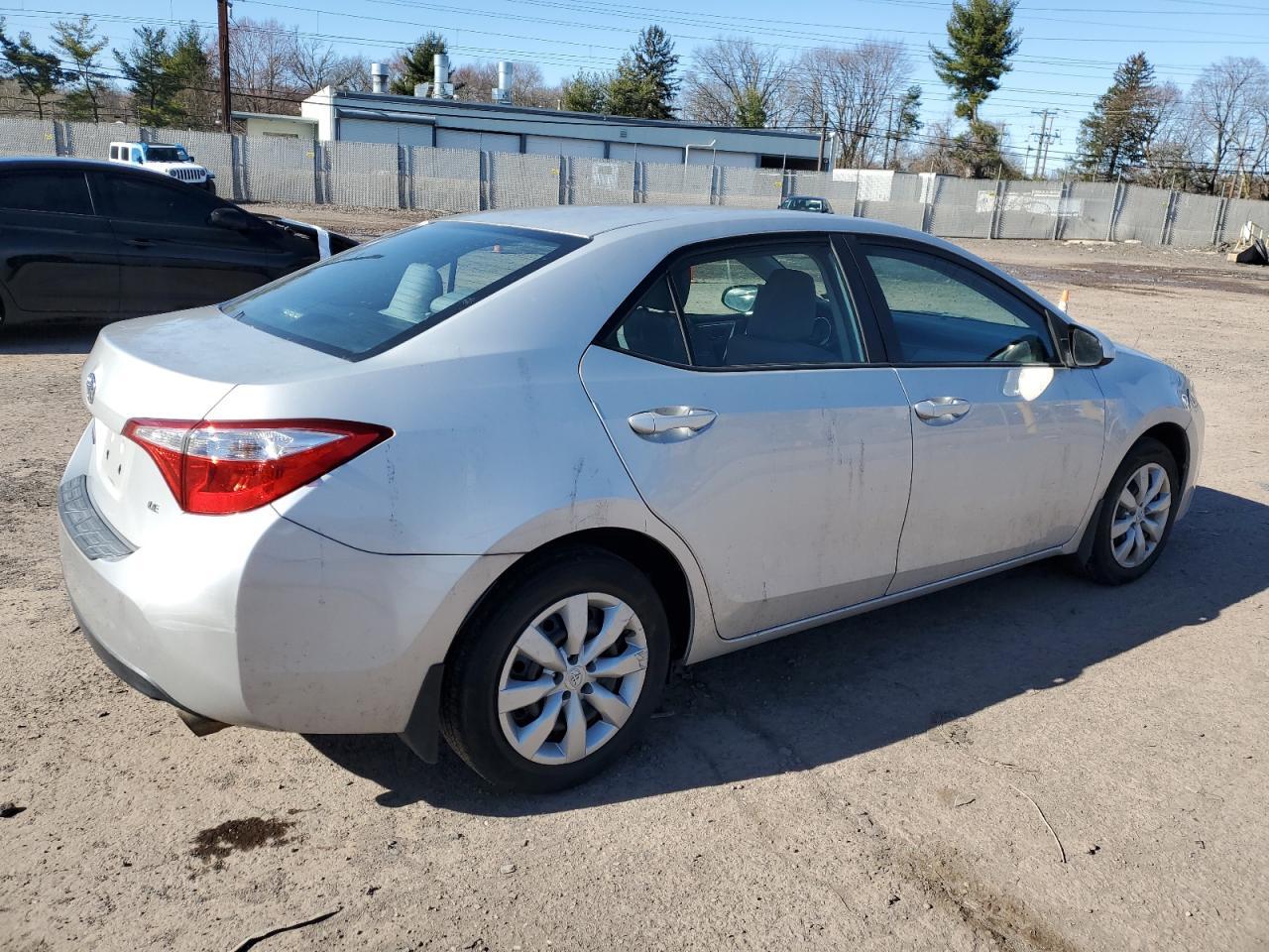 2015 TOYOTA COROLLA L - Фото 3