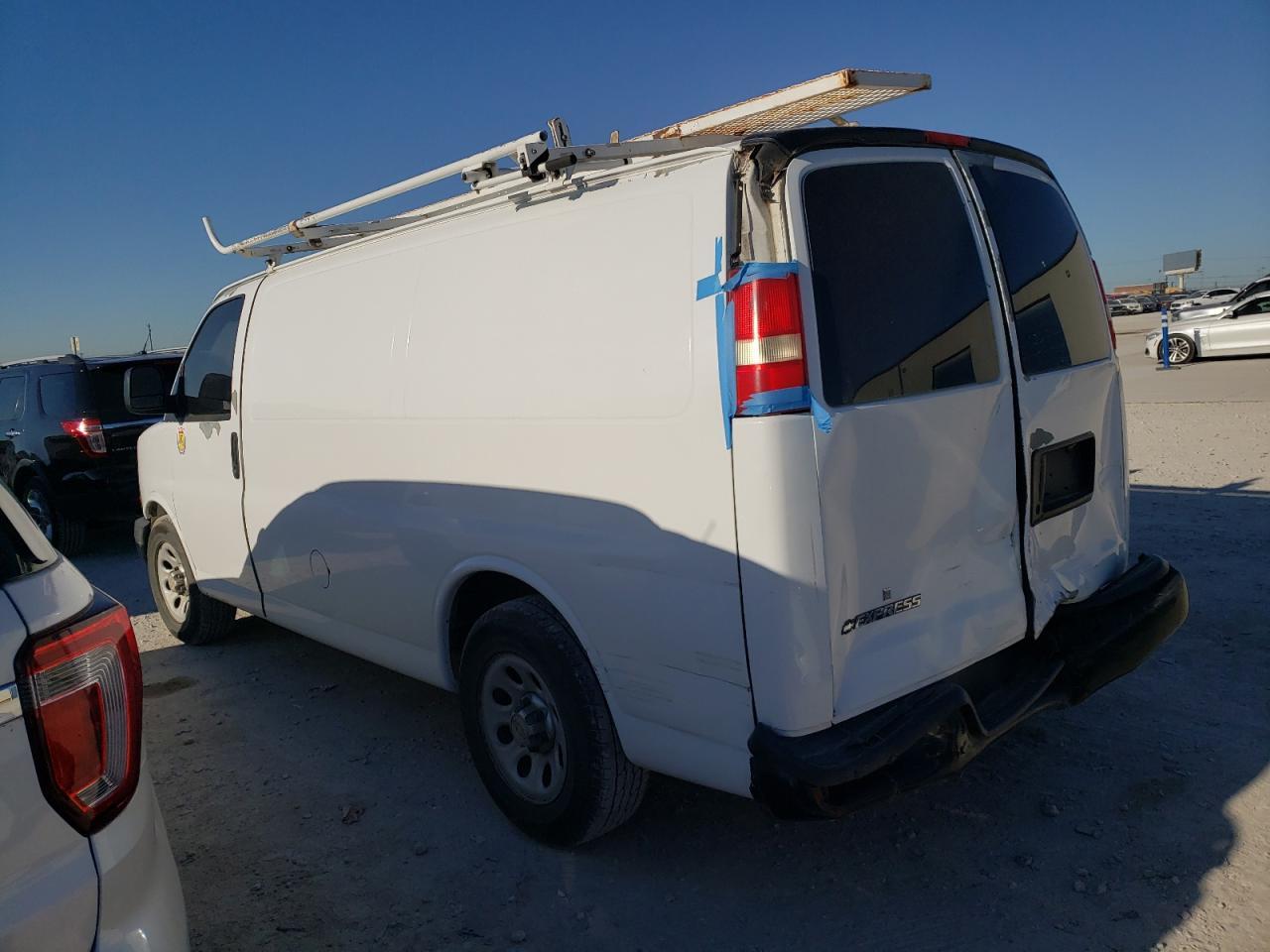 2012 CHEVROLET EXPRESS G1 - Image 2