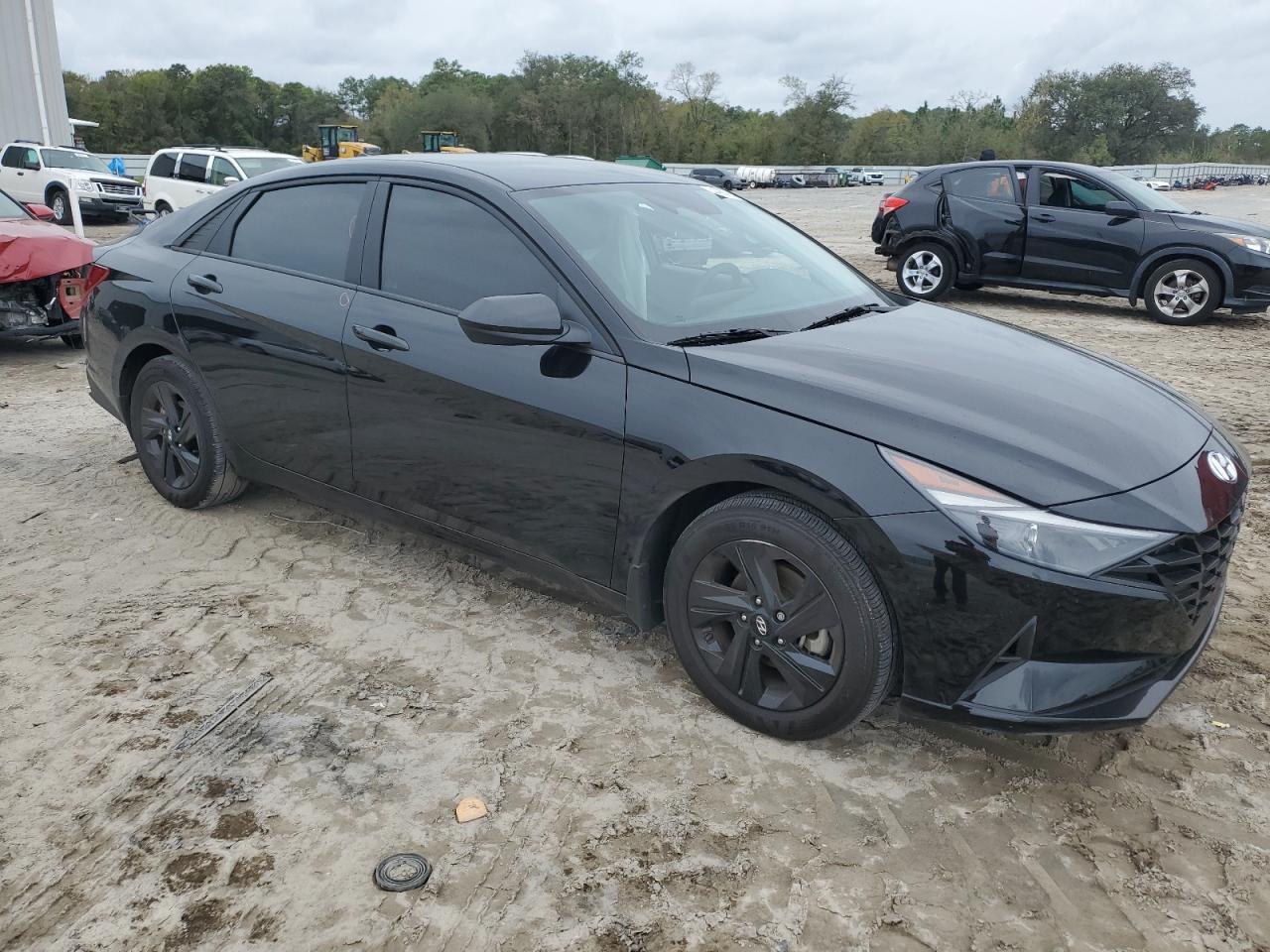 2023 HYUNDAI ELANTRA SE - Фото 4