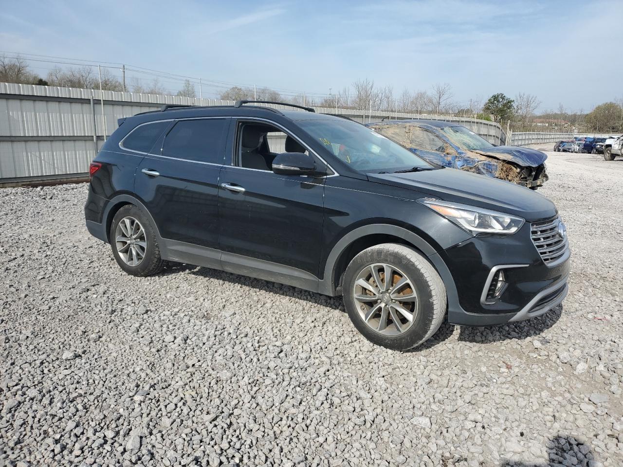 2017 HYUNDAI SANTA FE S - Image 4