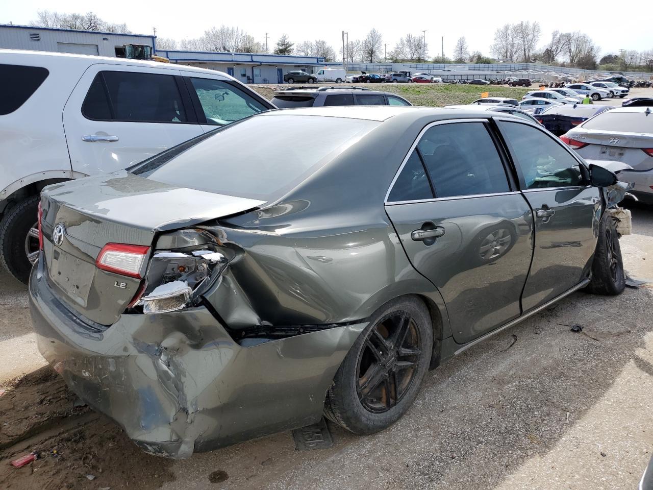 2014 TOYOTA CAMRY L - Image 3