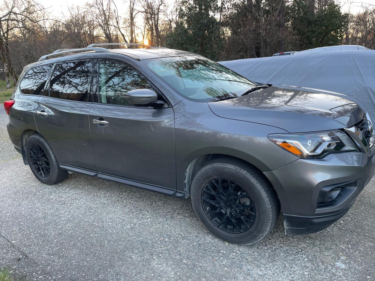 2017 NISSAN PATHFINDER