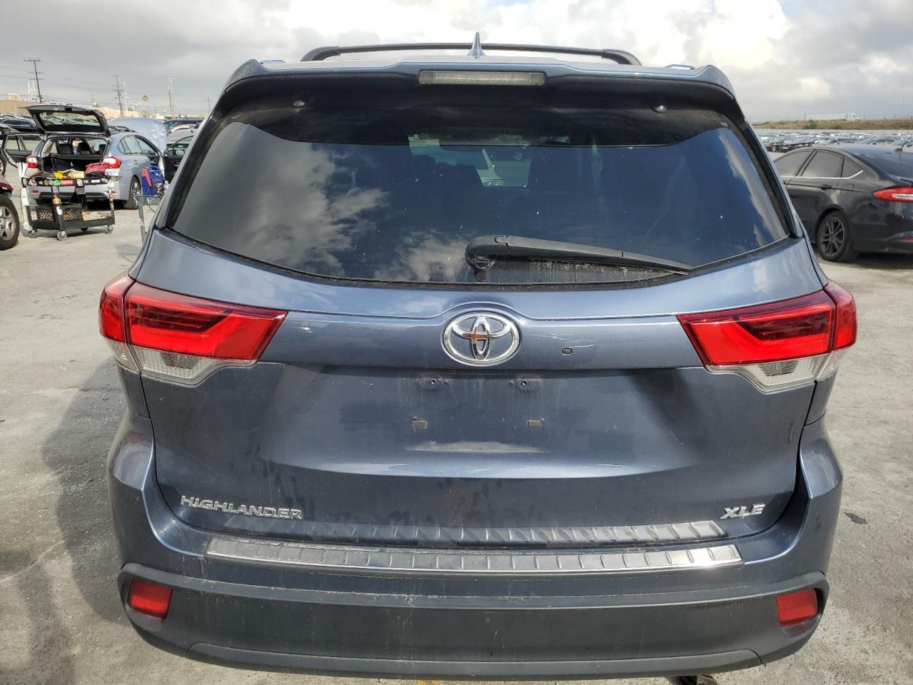 2019 TOYOTA HIGHLANDER - Фото 6