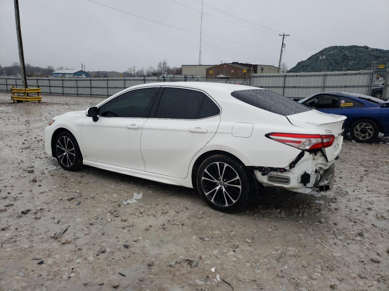 2018 TOYOTA CAMRY L - Фото 2