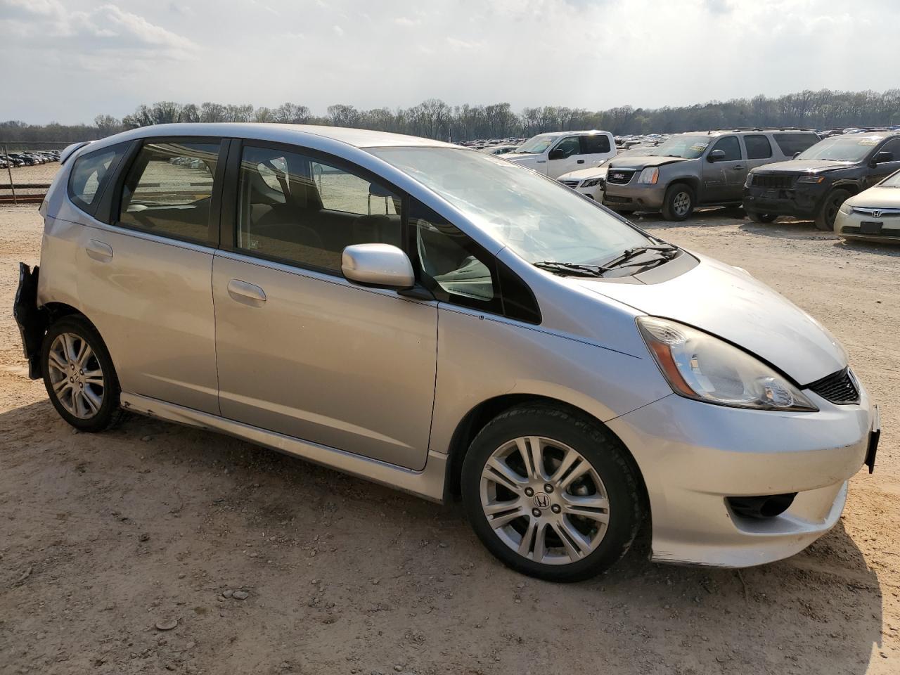 2011 HONDA FIT SPORT - Фото 4