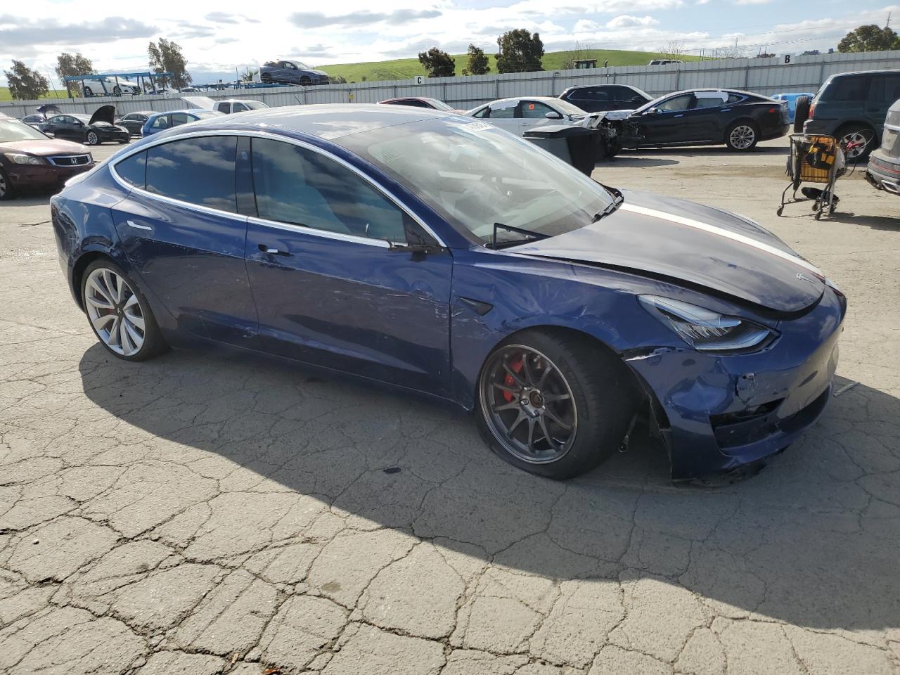 2019 TESLA MODEL 3 - Фото 4