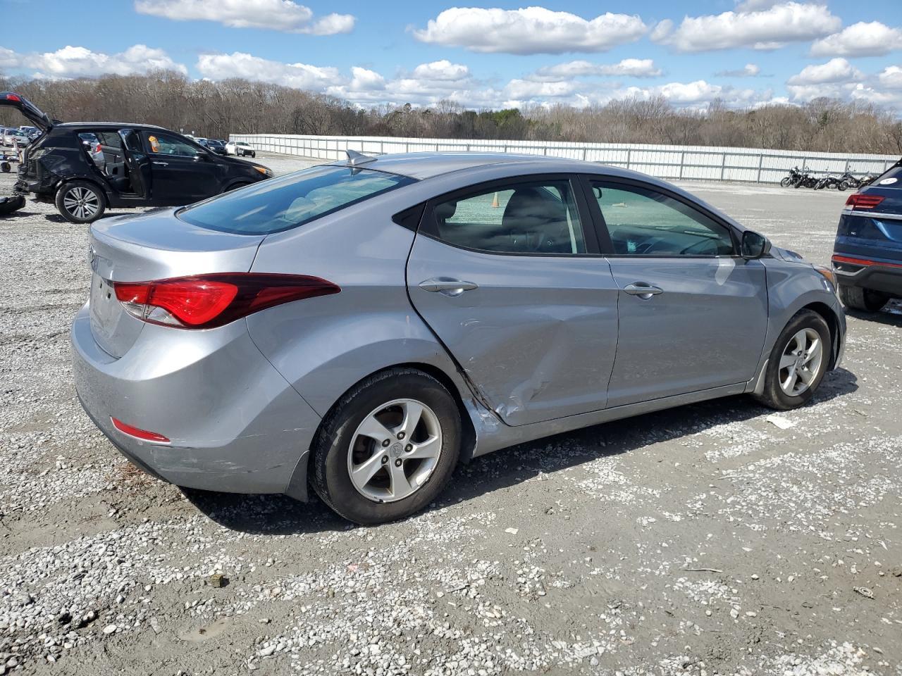 2015 HYUNDAI ELANTRA SE - Фото 3