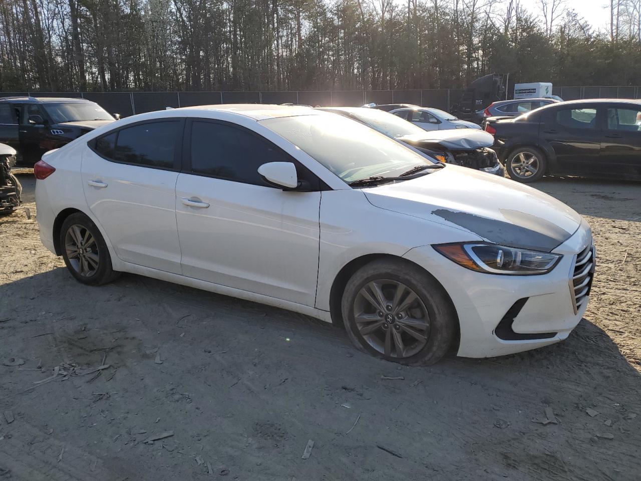 2017 HYUNDAI ELANTRA SE - Image 4