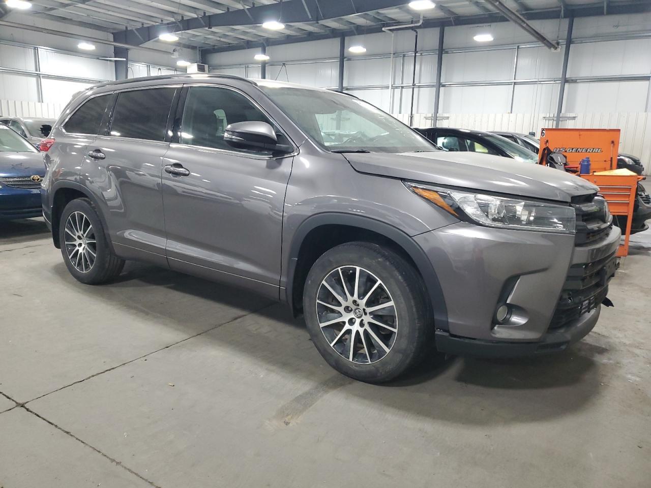 2018 TOYOTA HIGHLANDER - Фото 4