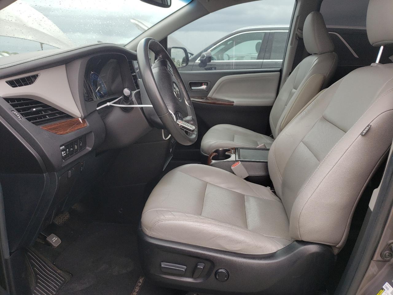 2015 TOYOTA SIENNA XLE - Фото 7