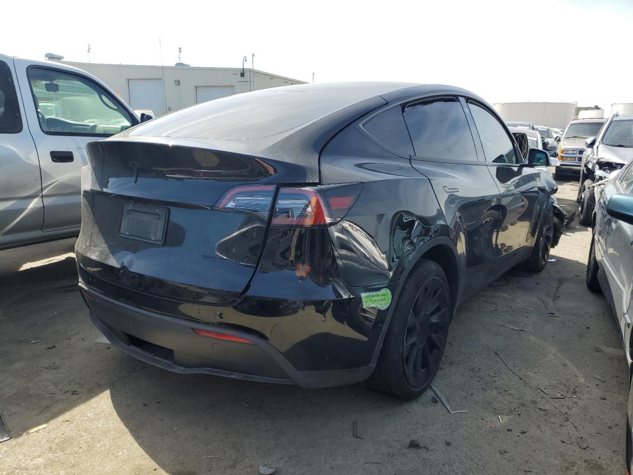 2023 TESLA MODEL Y - Фото 3