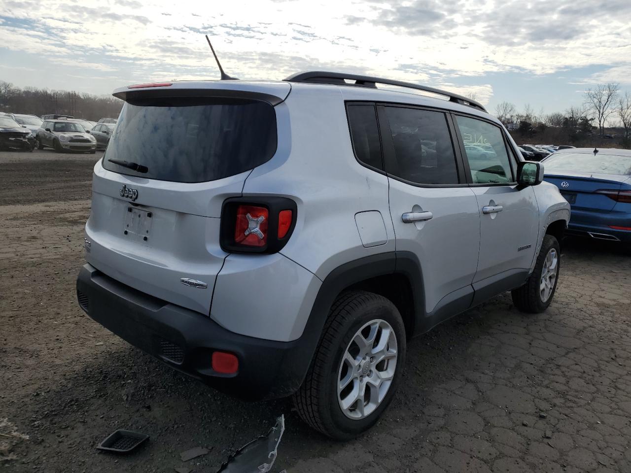2017 JEEP RENEGADE L - Image 3