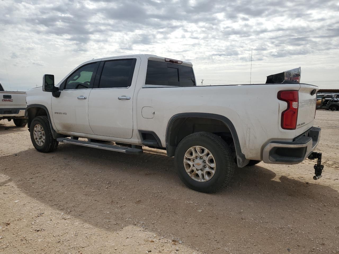2024 CHEVROLET SILVERADO - Image 2