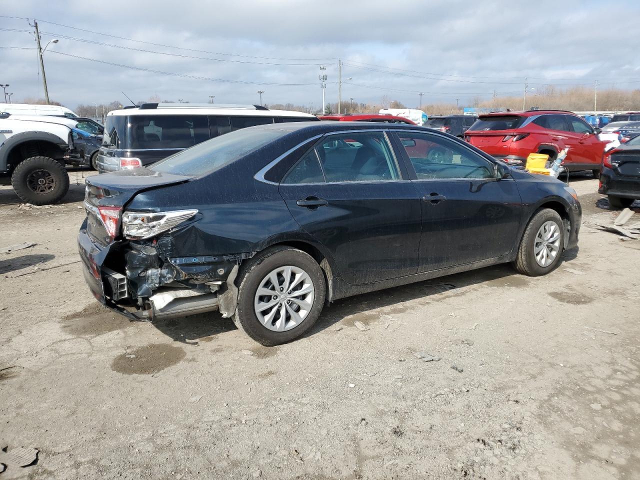 2015 TOYOTA CAMRY LE - Image 3