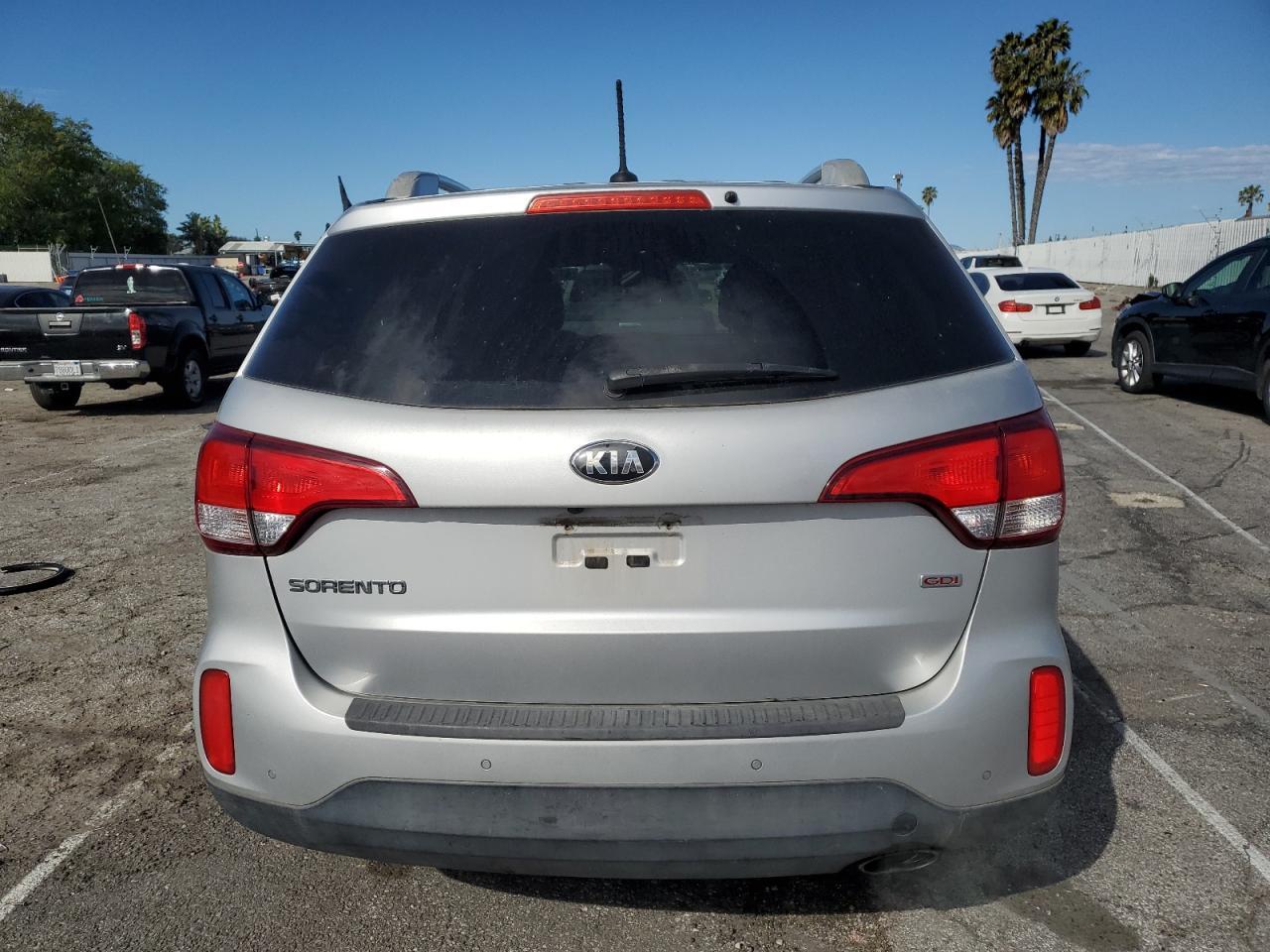 2015 KIA SORENTO LX - Image 6